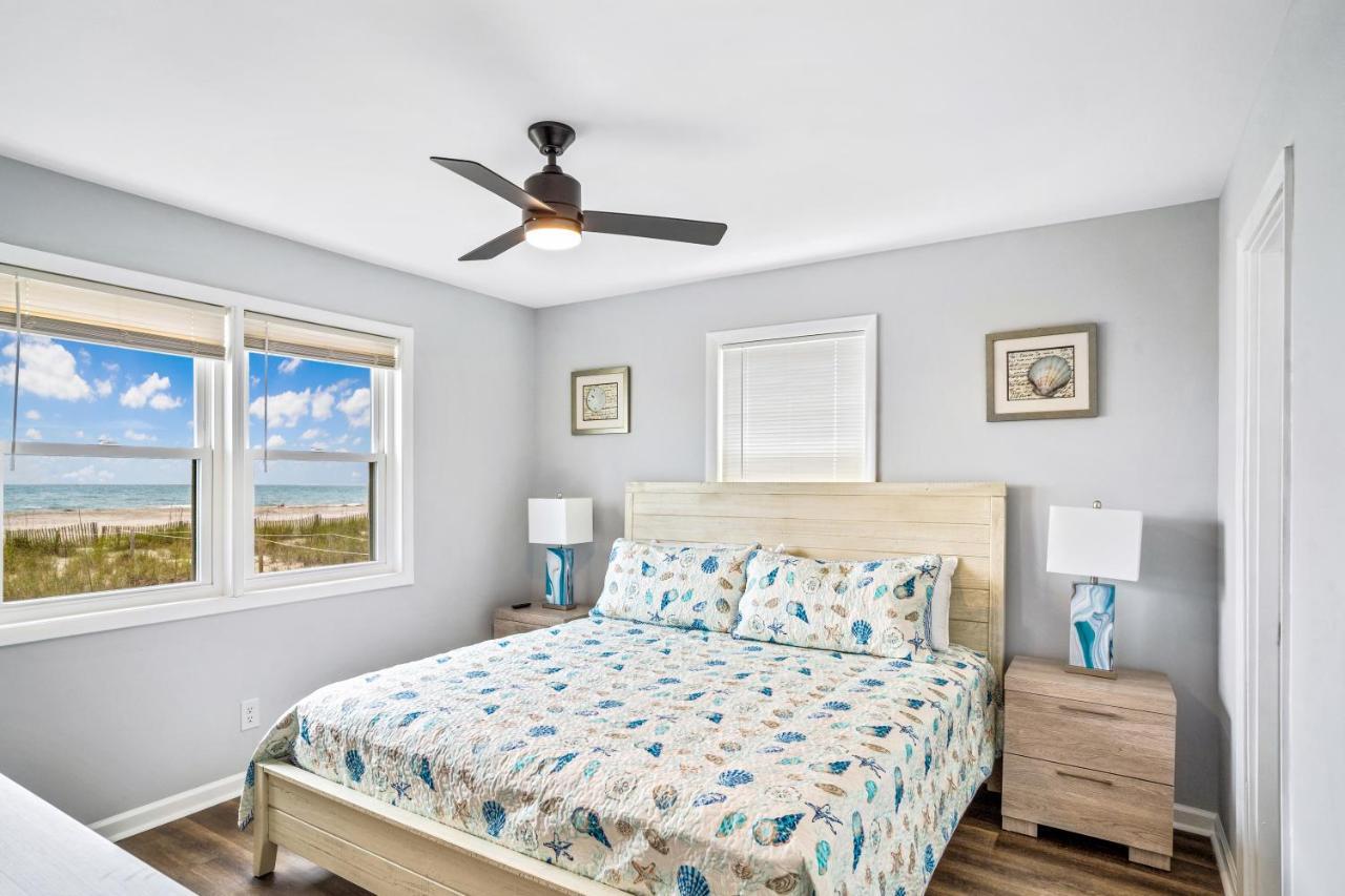 Villa Ocean Daze - Sleeps 22, Direct Oceanfront, Renovated May 2022 Holden Beach Exterior foto