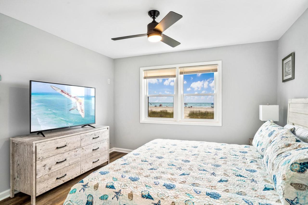 Villa Ocean Daze - Sleeps 22, Direct Oceanfront, Renovated May 2022 Holden Beach Exterior foto